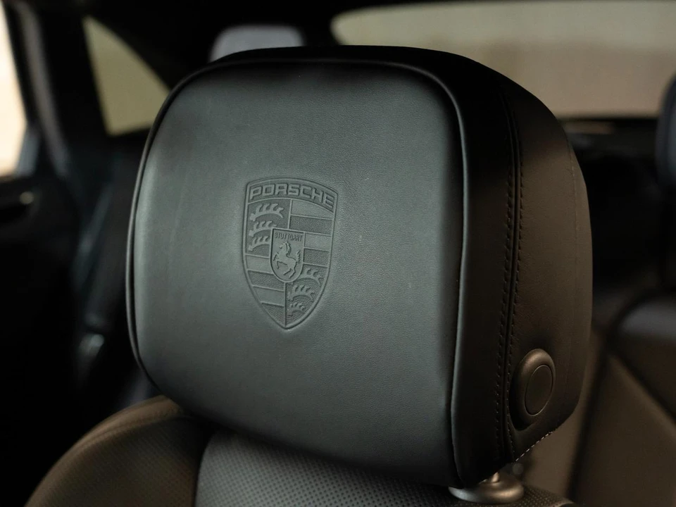 2026 Porsche Macan - Image 31 of 31