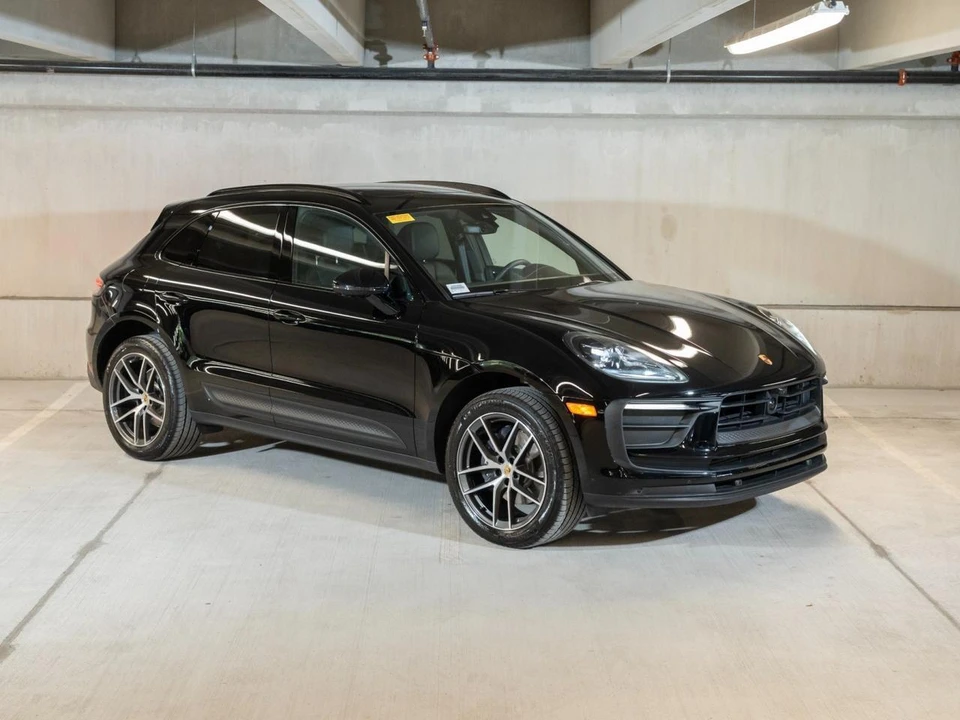 2026 Porsche Macan - Image 10 of 31