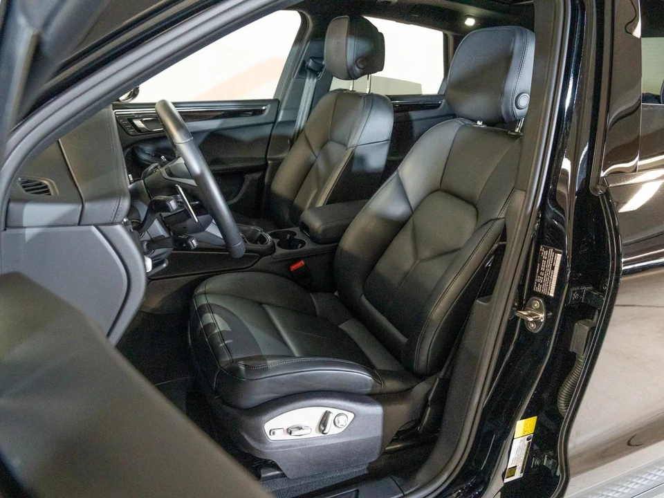2026 Porsche Macan - Image 6 of 31