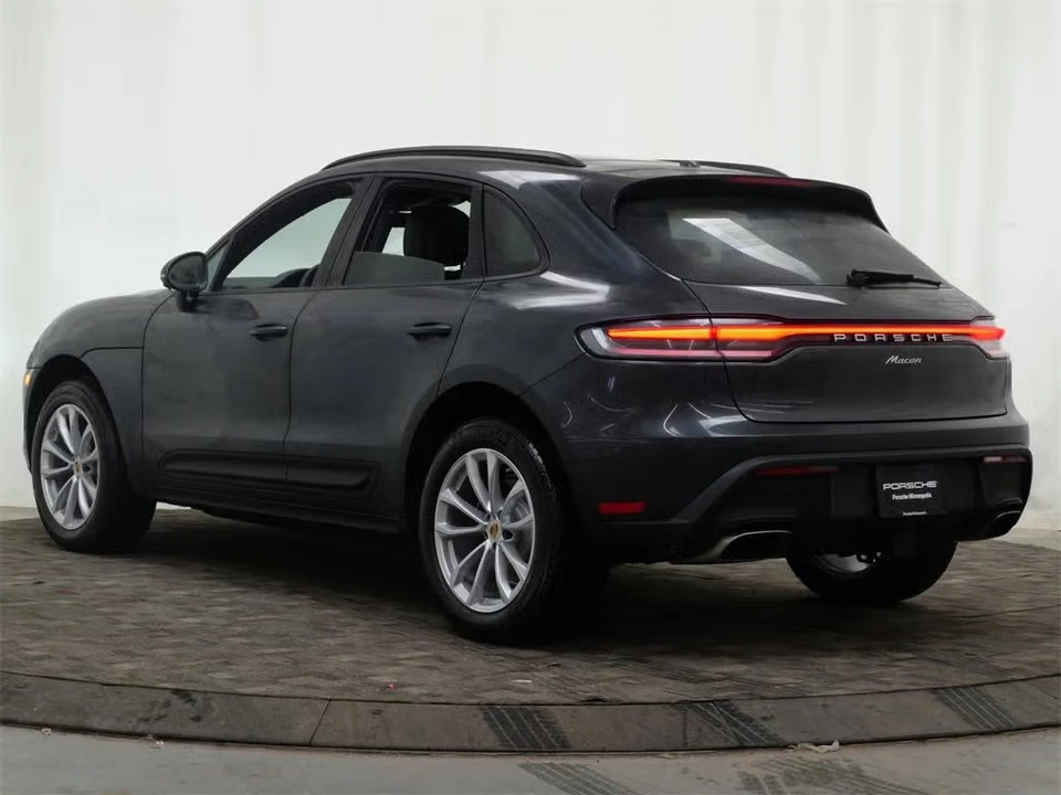 2026 Porsche Macan Electric - Image 20 of 31