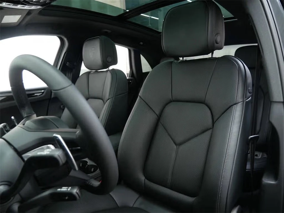 2026 Porsche Macan Electric - Image 28 of 31