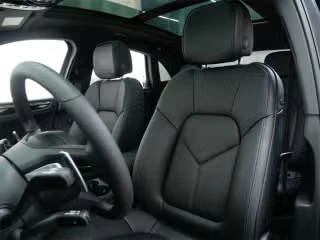 2026 Porsche Macan Electric - Image 25 of 31