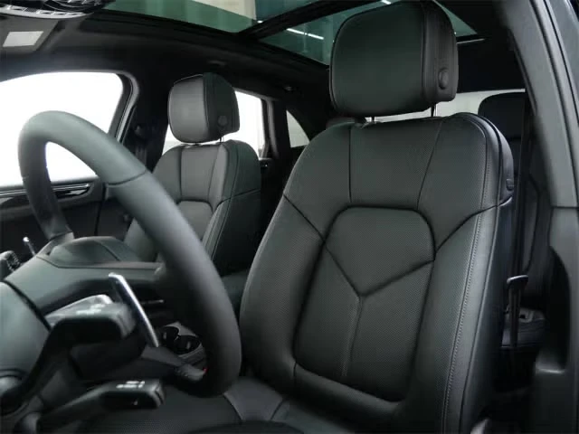 2026 Porsche Macan Electric - Image 26 of 31