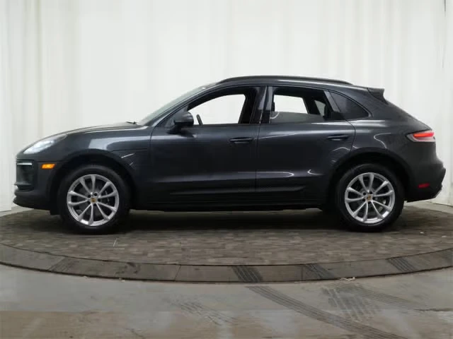 2026 Porsche Macan Electric - Image 10 of 31