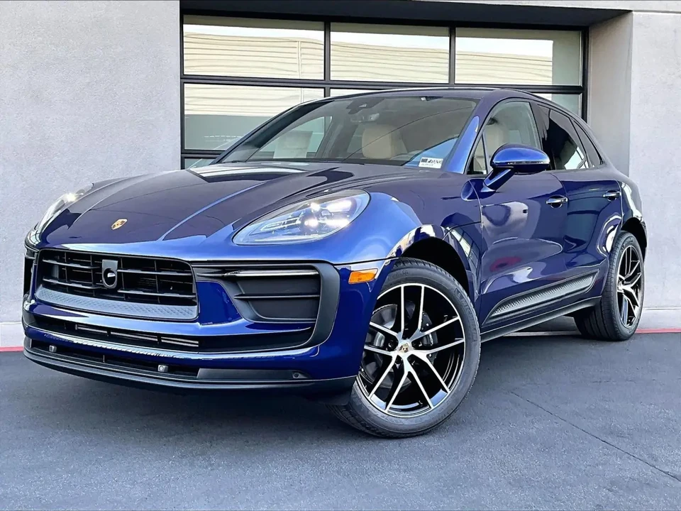 2026 Porsche Macan - Image 8 of 31
