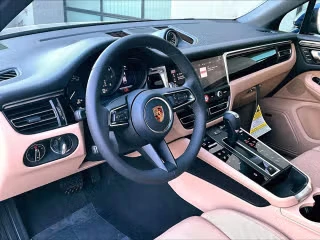 2026 Porsche Macan - Image 25 of 31