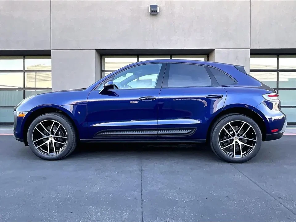 2026 Porsche Macan - Image 15 of 31