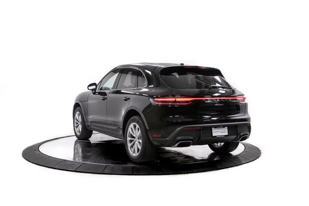 2026 Porsche Macan - Image 20 of 31