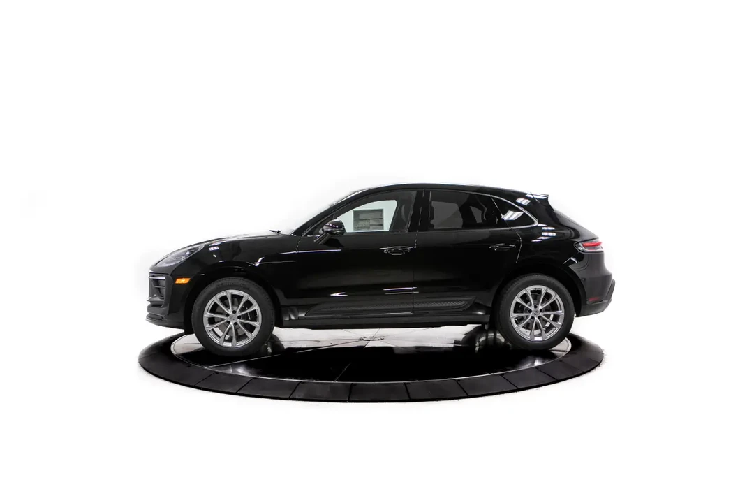 2026 Porsche Macan - Image 16 of 31