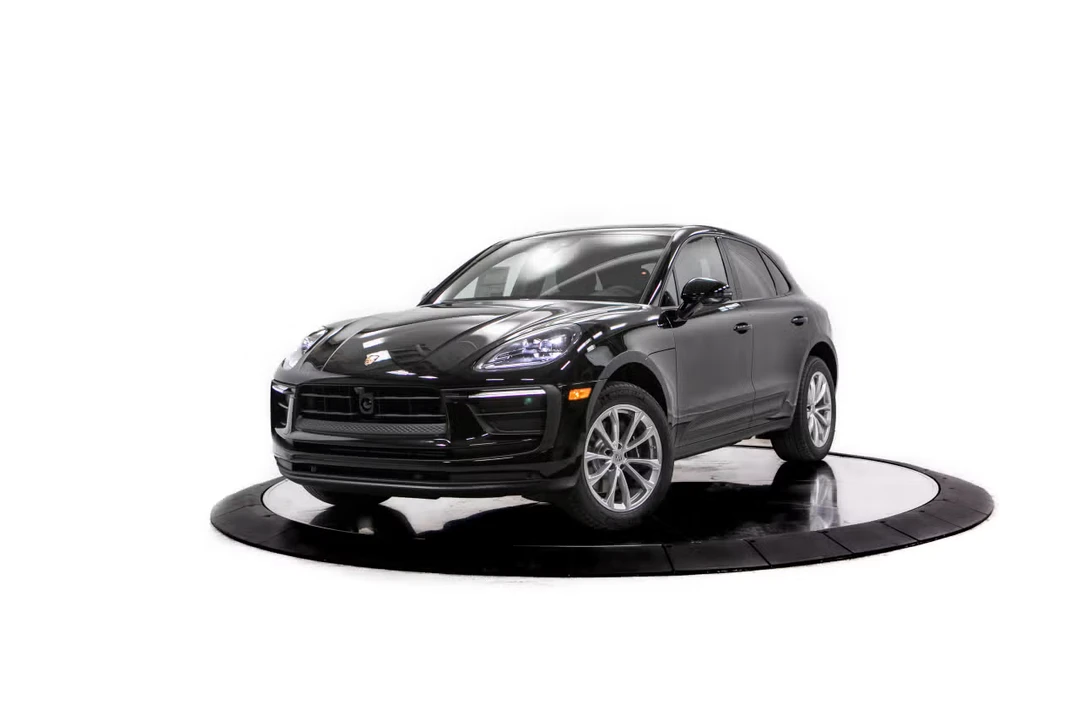 2026 Porsche Macan - Image 4 of 31
