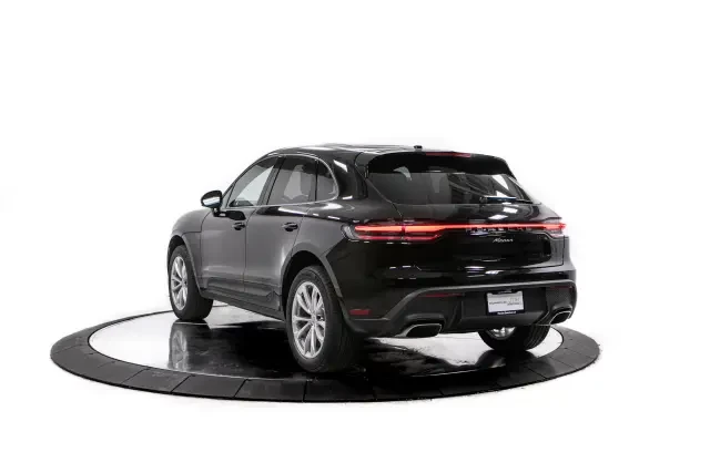 2026 Porsche Macan - Image 22 of 31