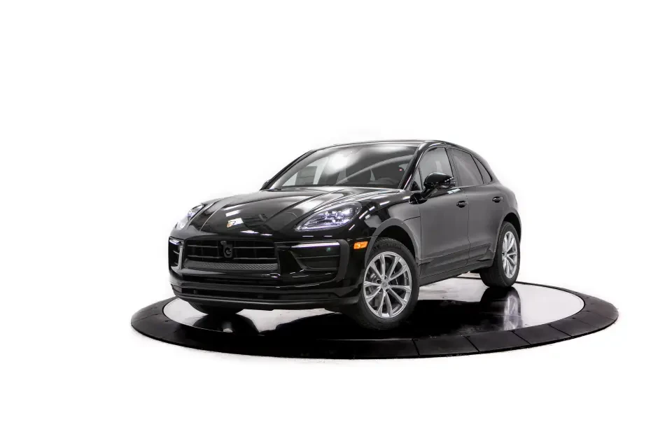 2026 Porsche Macan - Image 7 of 31