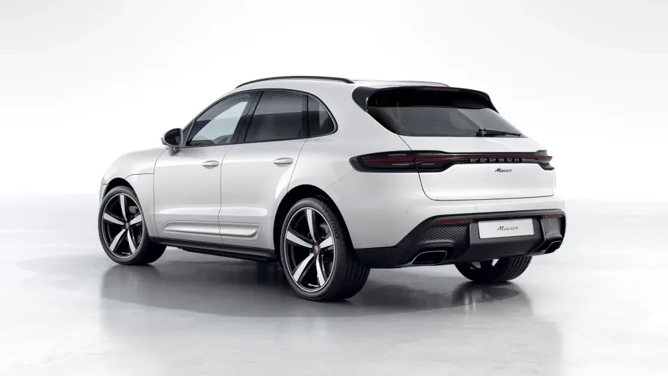 2026 Porsche Macan Electric - Image 23 of 31