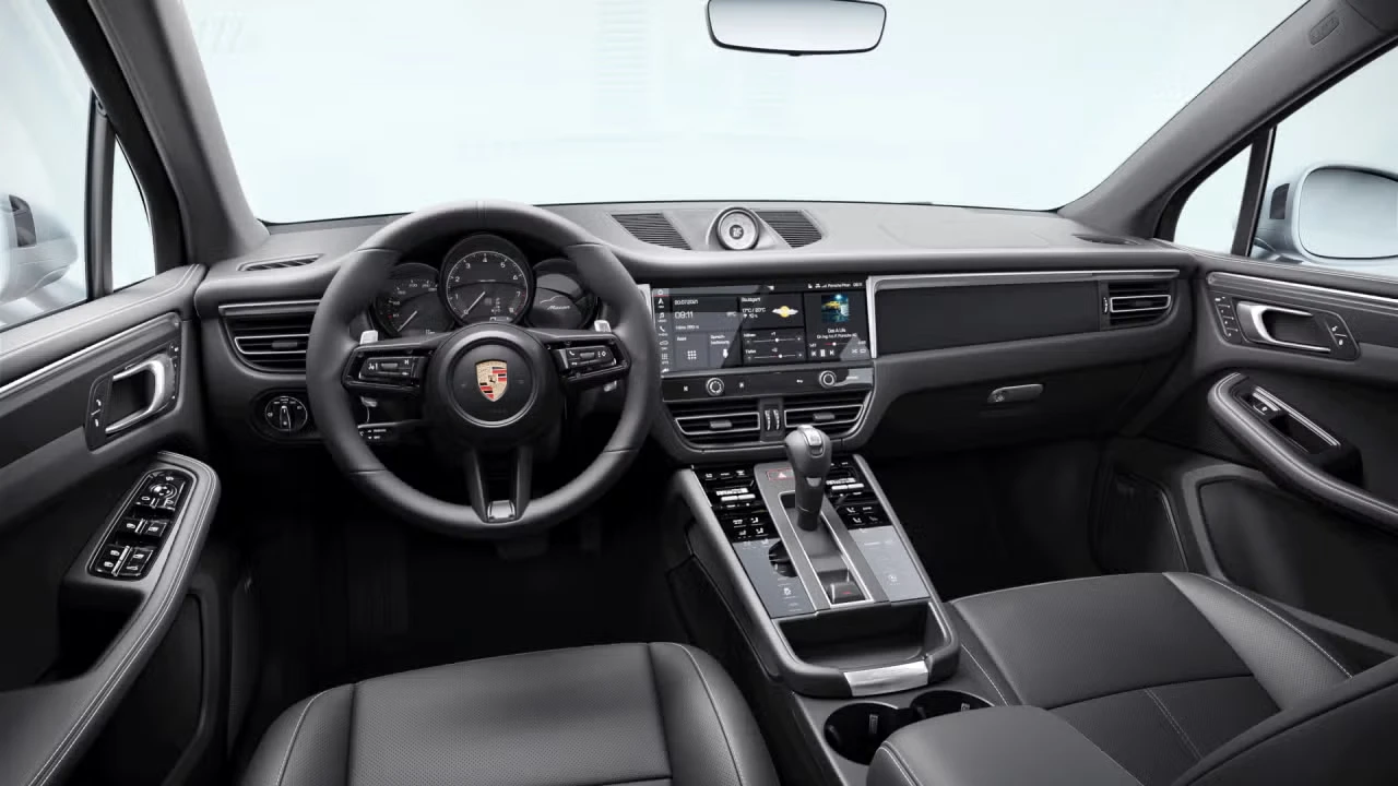 2026 Porsche Macan - Image 28 of 31