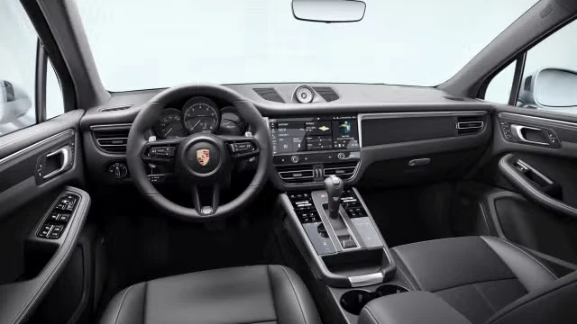 2026 Porsche Macan - Image 26 of 31
