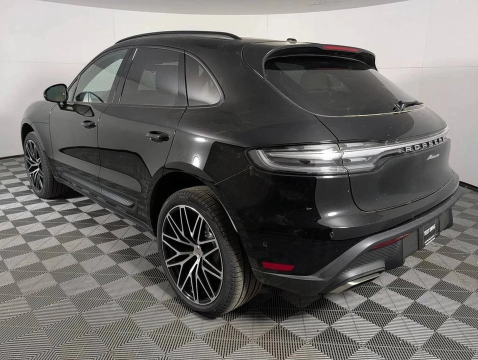 2026 Porsche Macan Electric - Image 3 of 5