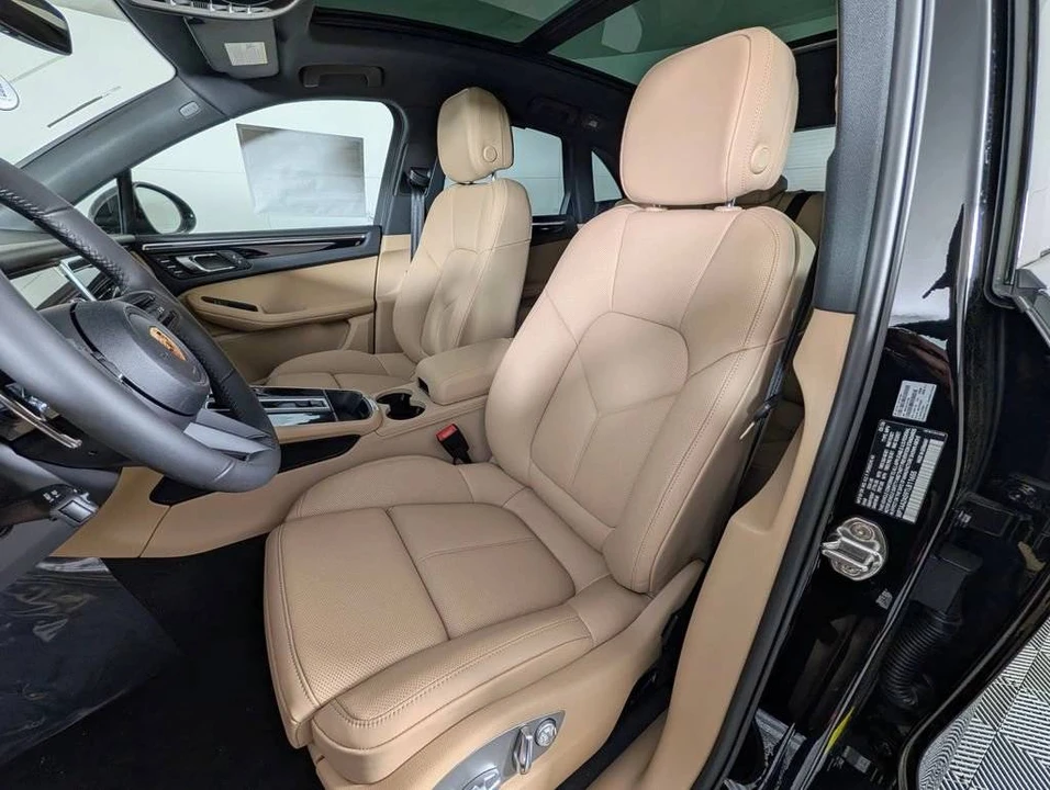 2026 Porsche Macan Electric - Image 5 of 5