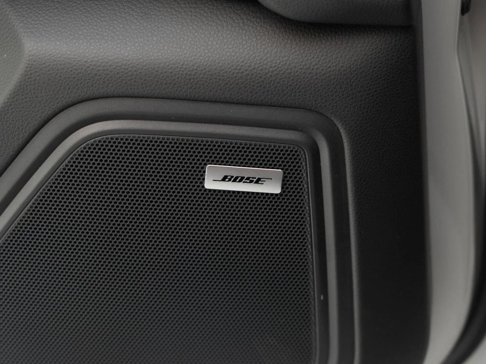 2026 Porsche Macan - Image 22 of 31