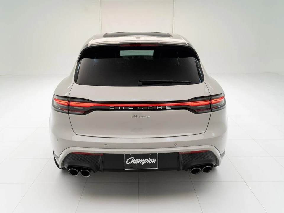 2026 Porsche Macan - Image 10 of 31