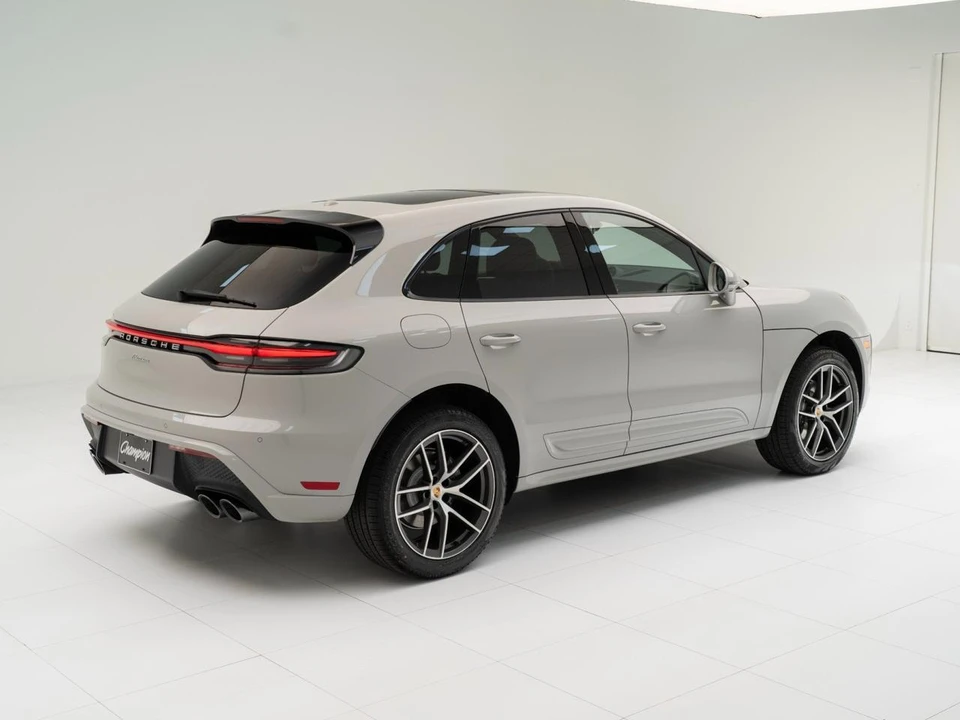 2026 Porsche Macan - Image 9 of 31