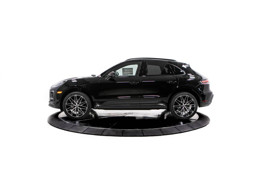 2026 Porsche Macan - Image 2 of 4