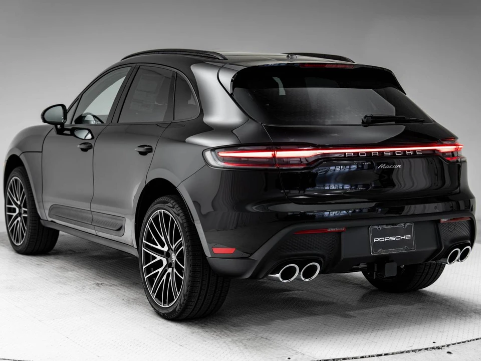 2026 Porsche Macan Electric - Image 3 of 5