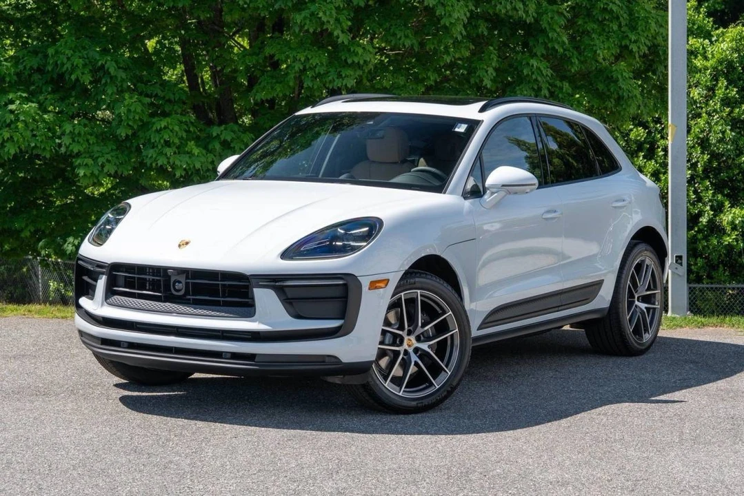 2026 Porsche Macan Electric - Image 2 of 5