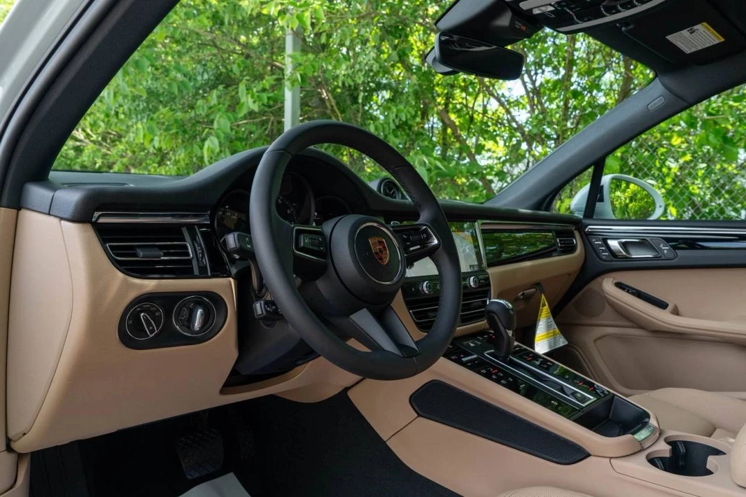 2026 Porsche Macan Electric - Image 5 of 5