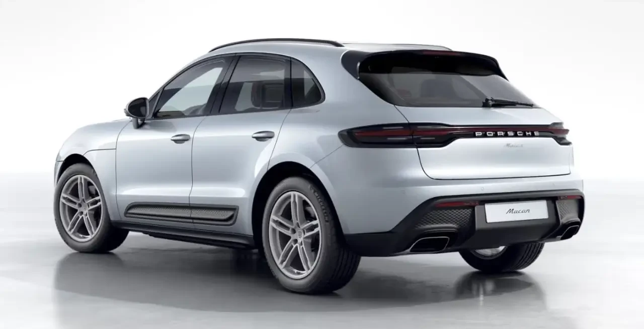2026 Porsche Macan - Image 24 of 31