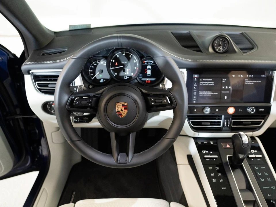 2026 Porsche Macan - Image 27 of 28