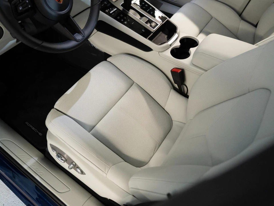 2026 Porsche Macan - Image 14 of 28