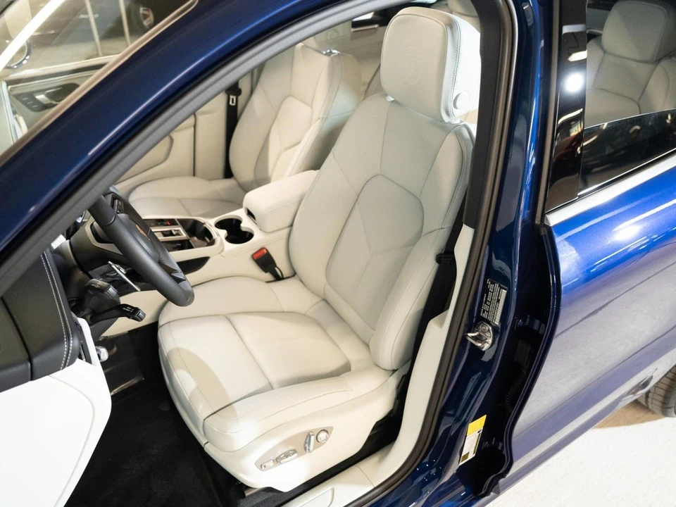 2026 Porsche Macan - Image 5 of 28
