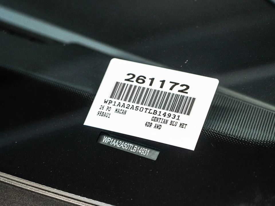 2026 Porsche Macan - Image 28 of 28