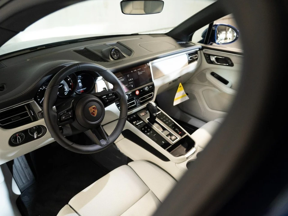 2026 Porsche Macan - Image 4 of 28