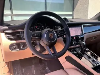 2026 Porsche Macan Electric - Image 29 of 31