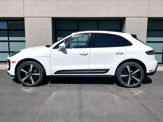 2026 Porsche Macan Electric - Image 14 of 31