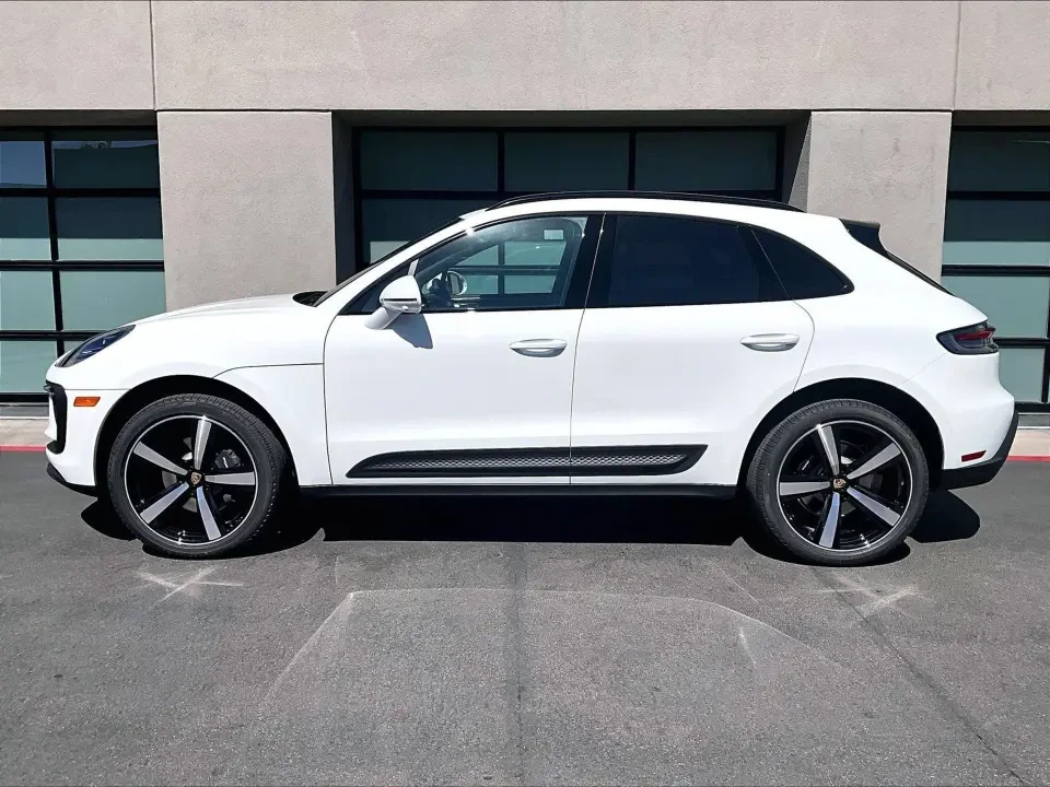 2026 Porsche Macan Electric - Image 15 of 31