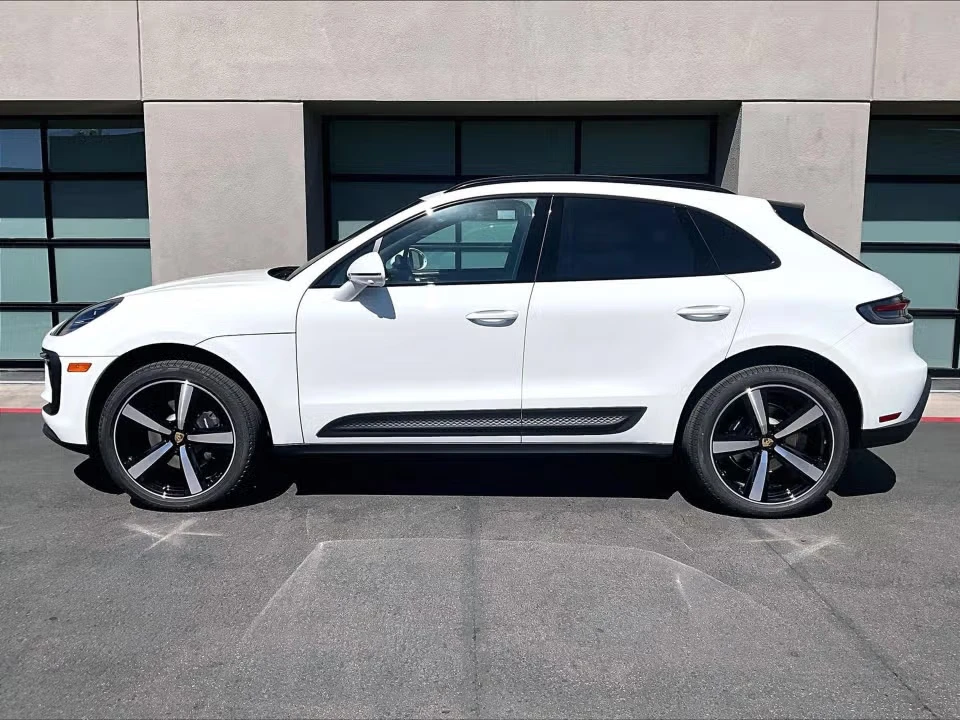 2026 Porsche Macan Electric - Image 11 of 31