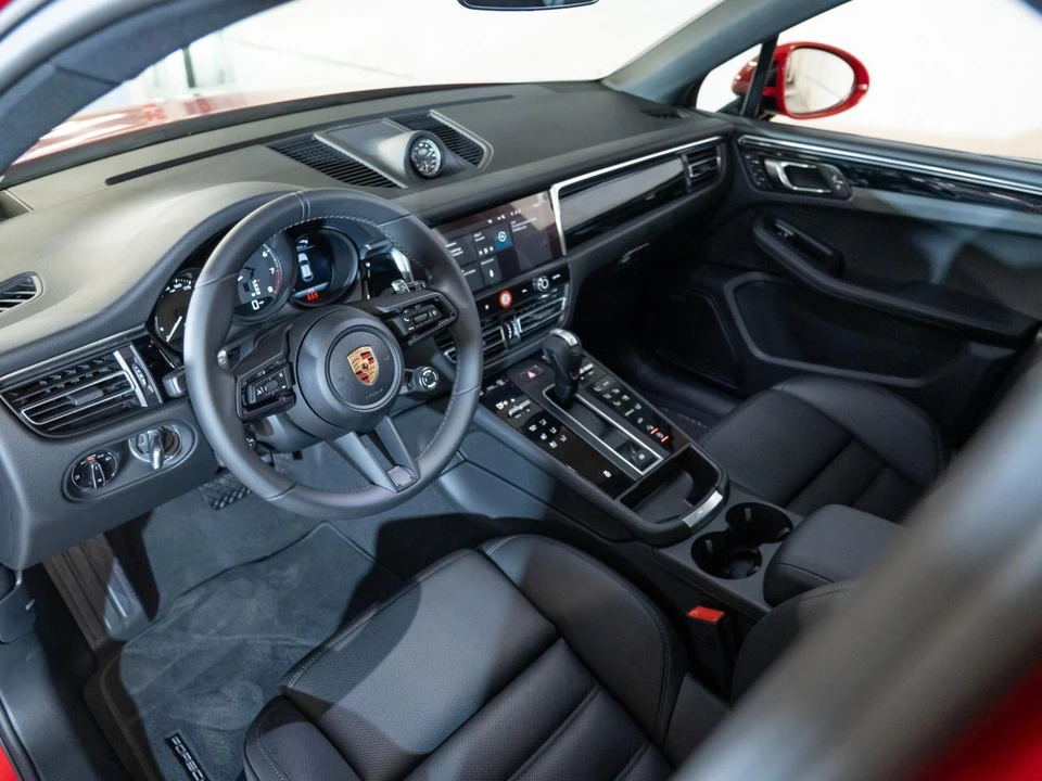 2026 Porsche Macan Electric - Image 4 of 29