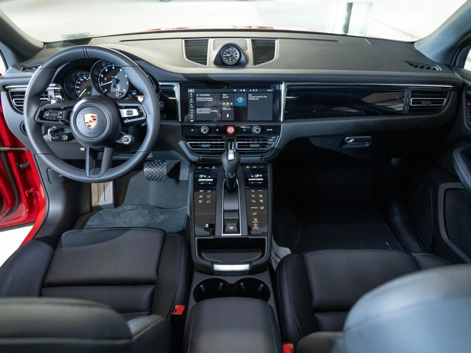 2026 Porsche Macan Electric - Image 26 of 29