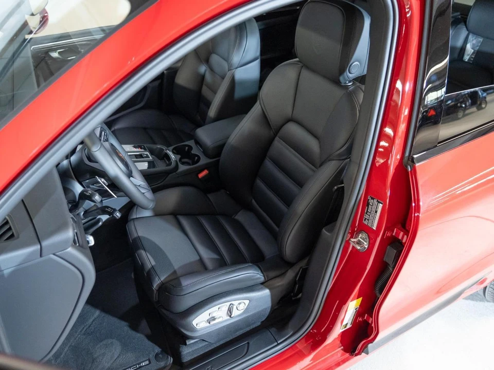 2026 Porsche Macan Electric - Image 5 of 29