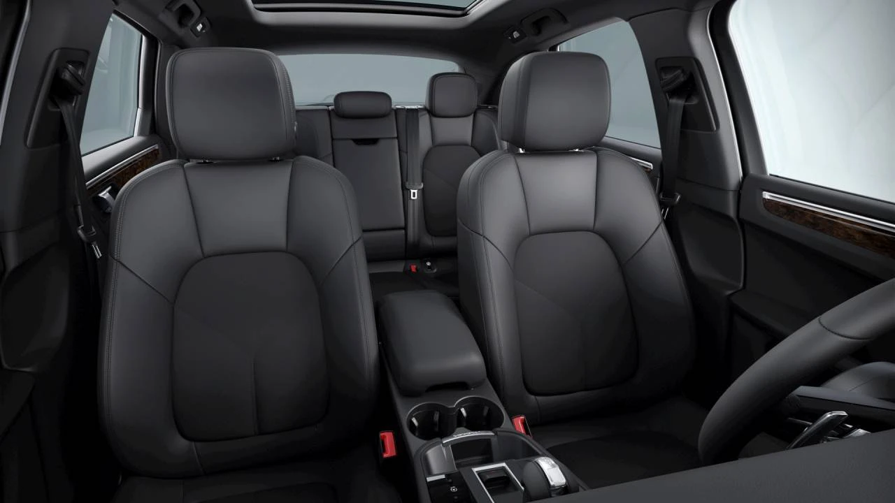 2026 Porsche Macan - Image 10 of 10