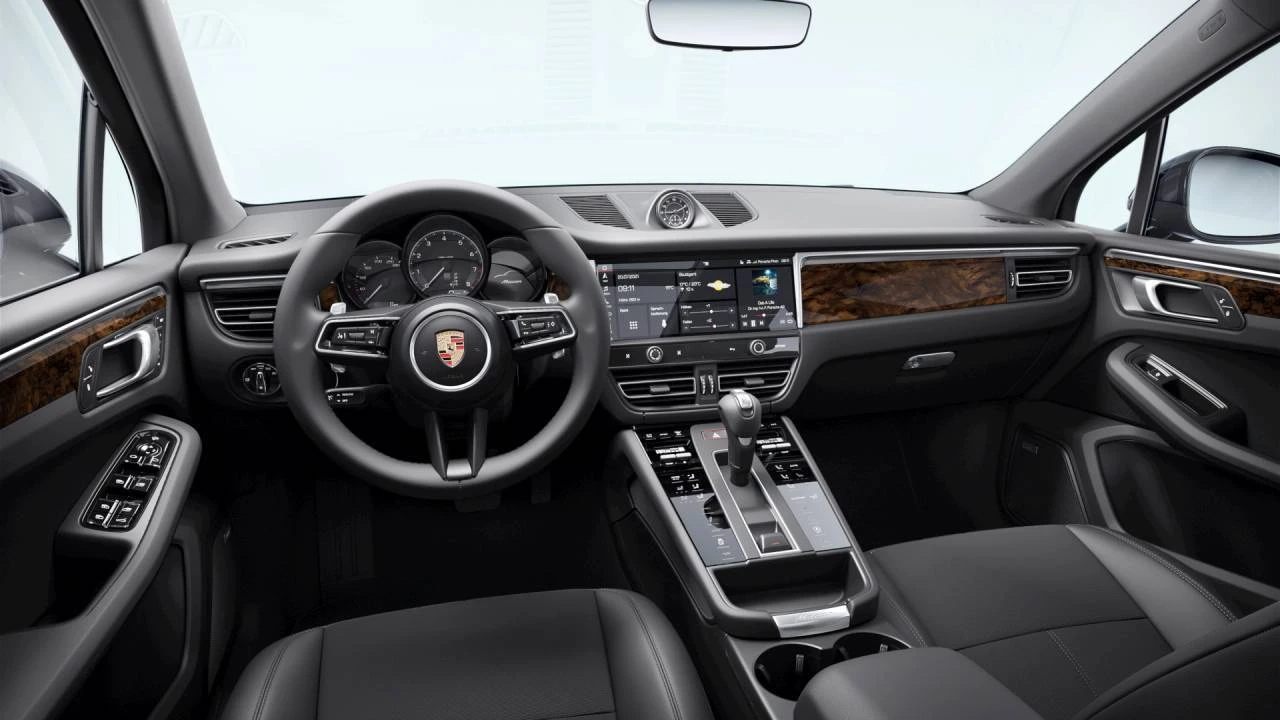 2026 Porsche Macan - Image 9 of 10