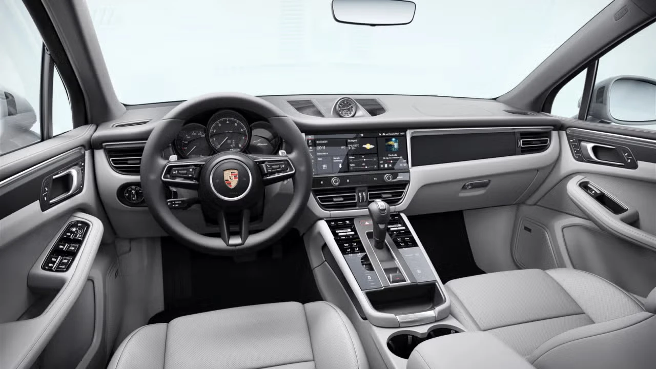 2026 Porsche Macan - Image 28 of 31