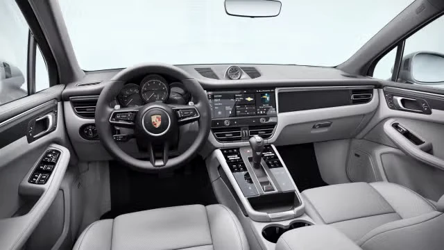 2026 Porsche Macan - Image 26 of 31