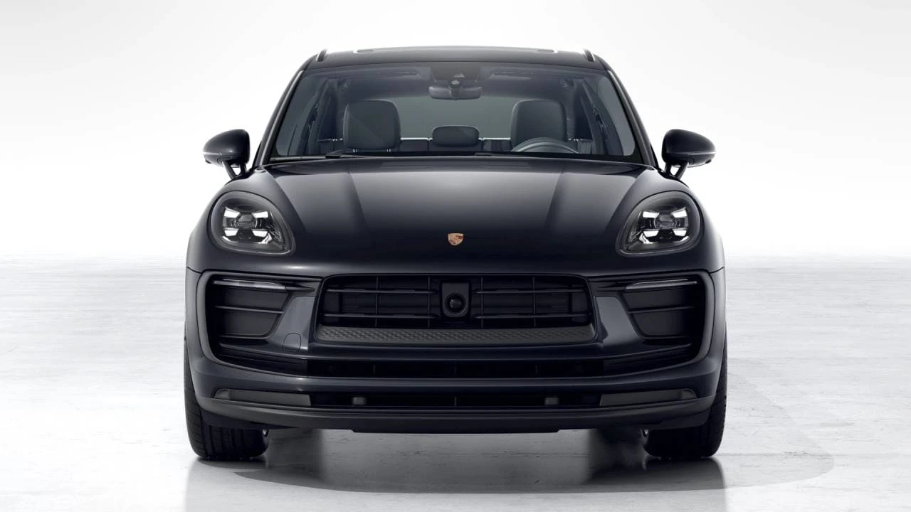 2026 Porsche Macan - Image 8 of 10