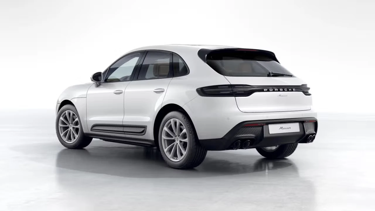 2026 Porsche Macan - Image 20 of 31