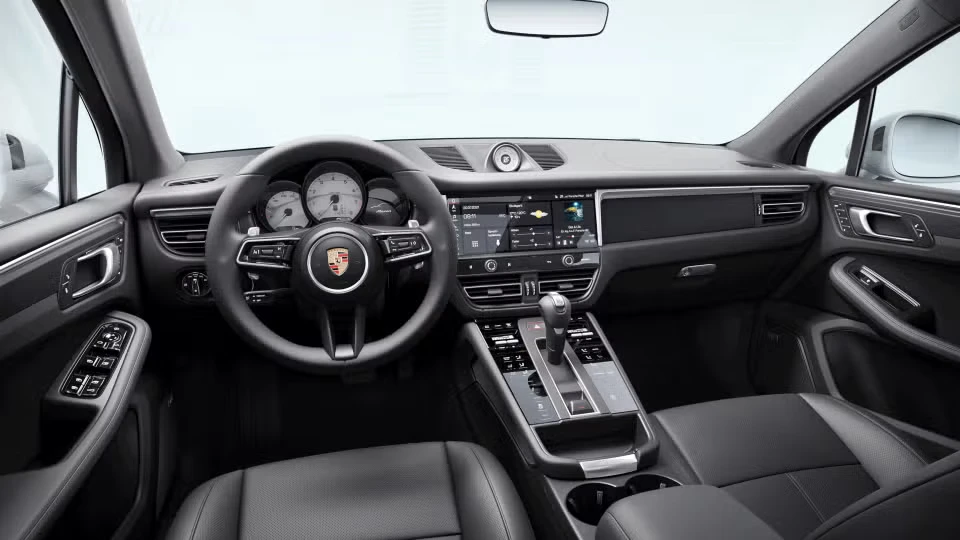 2026 Porsche Macan - Image 27 of 31