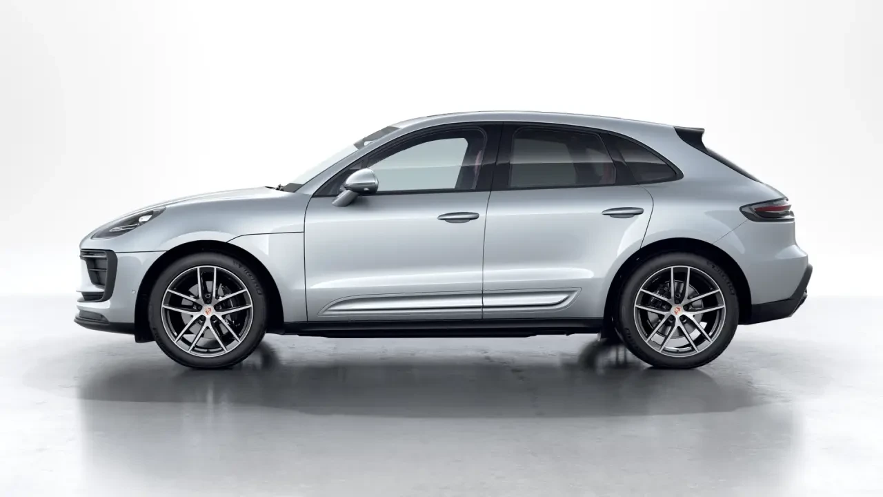 2026 Porsche Macan - Image 16 of 31