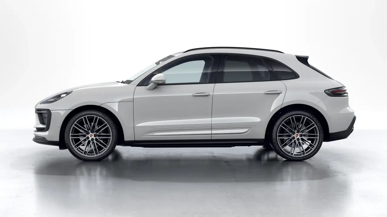 2026 Porsche Macan - Image 16 of 31